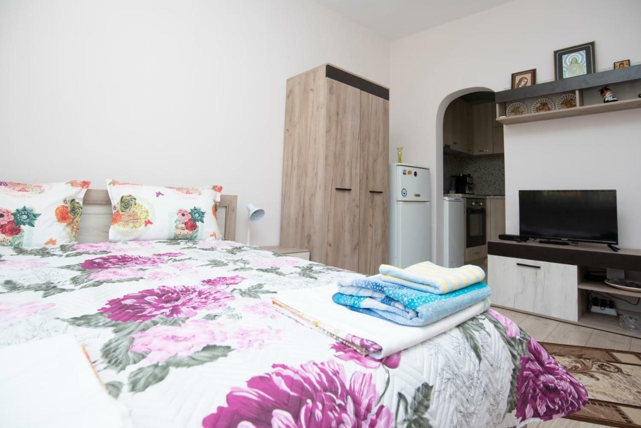 Apartament Lynn'S Oasis-Ocean Touch In Core Downtown Burgas Zewnętrze zdjęcie