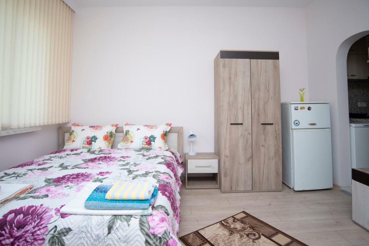 Apartament Lynn'S Oasis-Ocean Touch In Core Downtown Burgas Zewnętrze zdjęcie